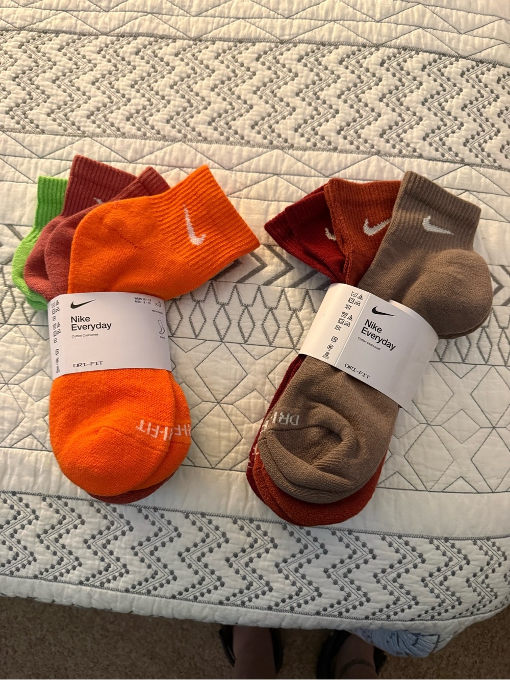 Nike Everyday Dri-FIT Low-Cut Socks - Orange, Green, Red, Brown
